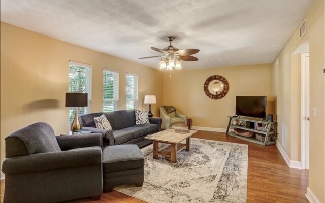 Fernandina Shores Condo with Private Balcony and Access to Pool by RedAwning