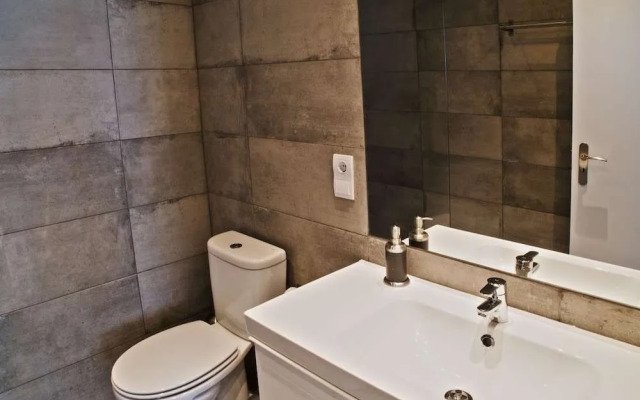 GuestReady - Square Painted Ceuta