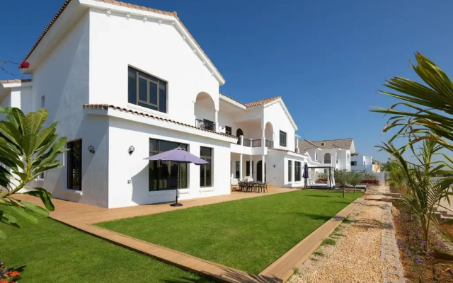 Maison Privee - Villa on Beach w Private Pool The Palm Jumeirah