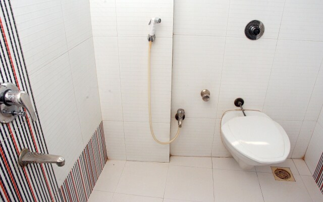 Hotel Kamran Residency - Near US Embassy