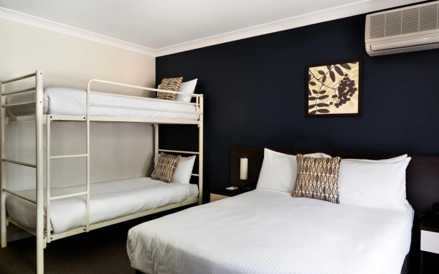 175 Hotel Westmead – Guest Rooms – Sydney
