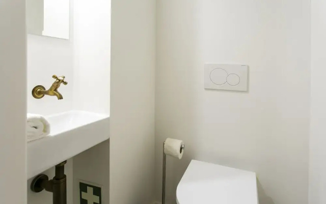 JOIVY Stunning 2BR Apt w/garden, by the Avenida subway & Botanical Garden of Lisbon