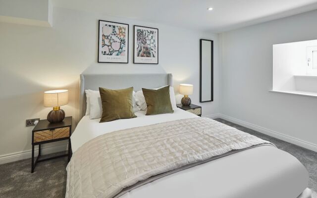 Host Stay 1 The Mount