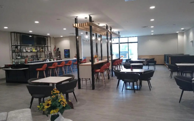 Holiday Inn Kansas City - Northeast by IHG