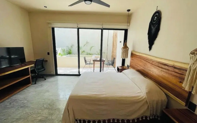 Private Jacuzzi with Pool  Studio S11