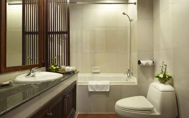 Santi Resort & Spa
