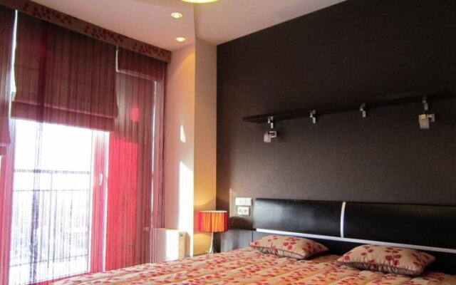 Staybridge Mini Hotel In Most City