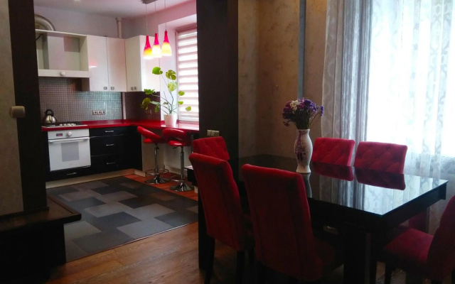 Apartment on Dubenskaya street