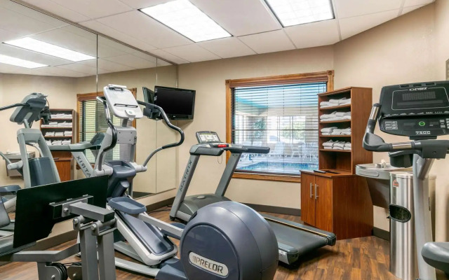 Comfort Suites Hopkinsville near Fort Campbell