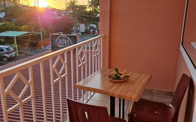 Studio rénové au coeur de Sainte Anne