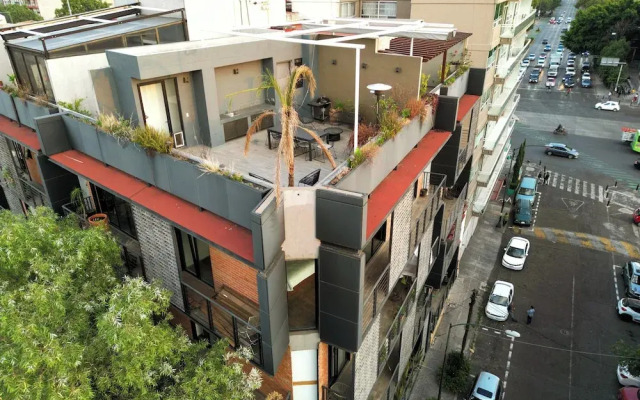 Chic PH Haven with rooftop By Tasman