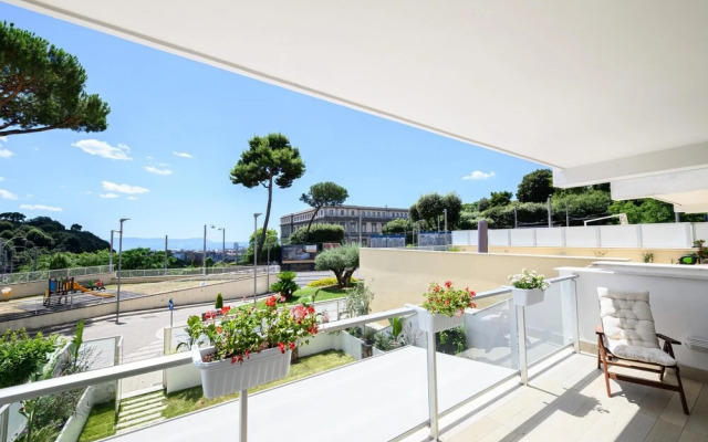 Viale dei Colli Aminei 10