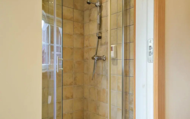 Beautiful Home in Farsund With 4 Bedrooms and Wifi