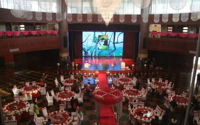 Qinghua Business Hotel