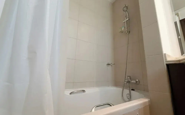 Luxury Short Term Stay 2BHK plus Maids - RANCHES