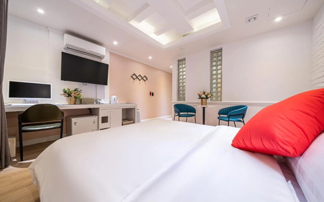 Seocho Toad Hotel