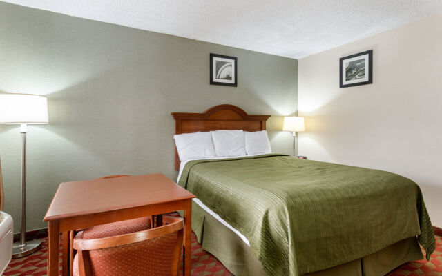 Econo Lodge Huntington - Barboursville University Area