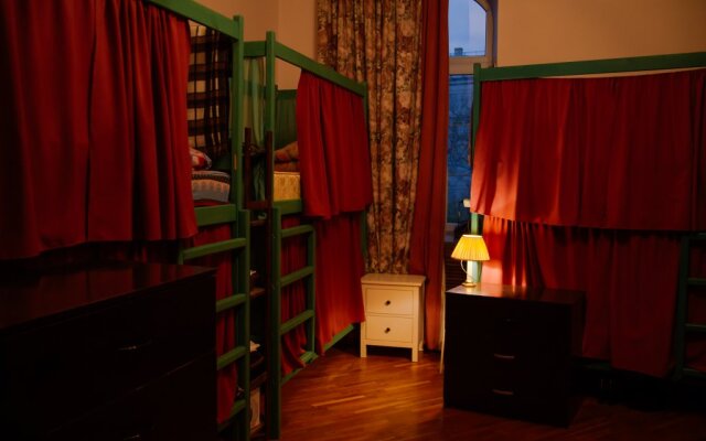 Horse Hostel