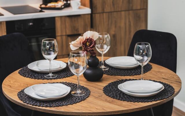 Green Apartment in Gdansk by Renters