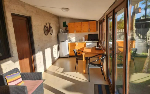 House & Yard Sesil M 110m to beach