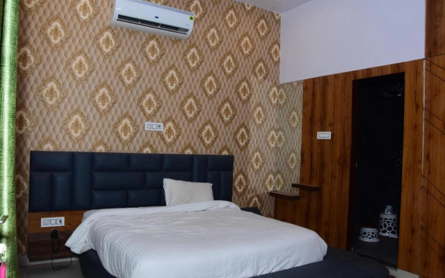 Udiksh Hotel and Restaurants