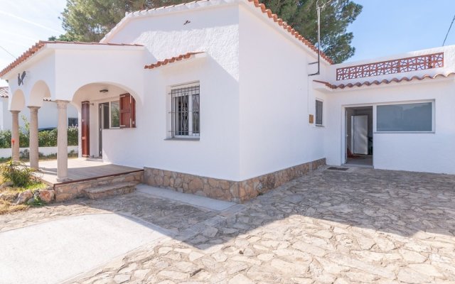 Beautiful House for 4 Only 1km From the Beach