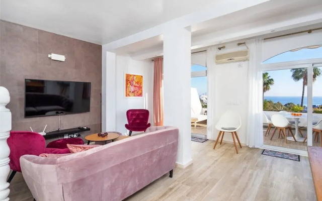 Townhouse with sea view in Torrequebrada