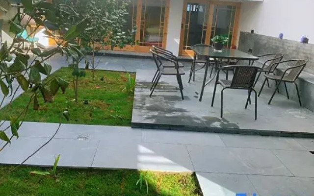 Zhonghan Small Courtyard