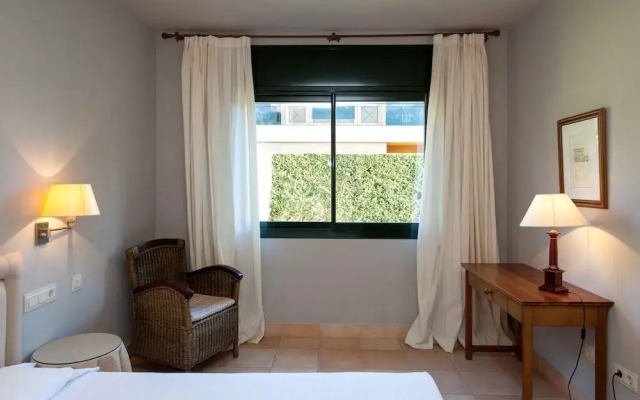 Torremirona Aparthotel Vila Birdie