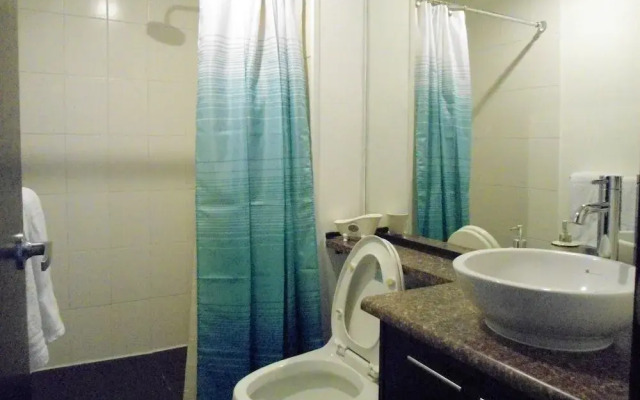 PLAZA FOCH Area - APARTMENTS with Balcony