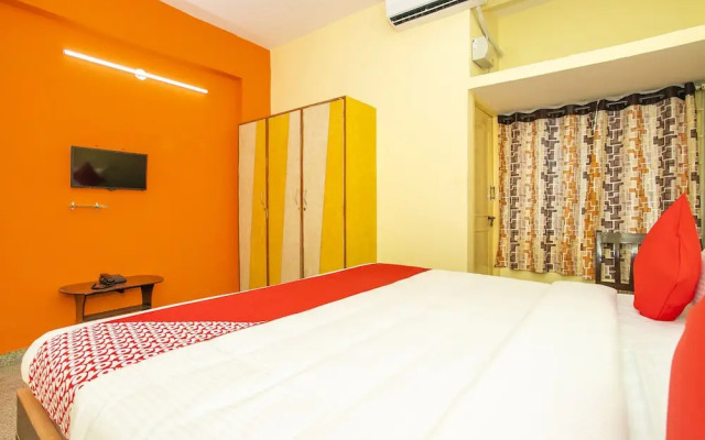 OYO 17136 Hotel Chinmayee Inn