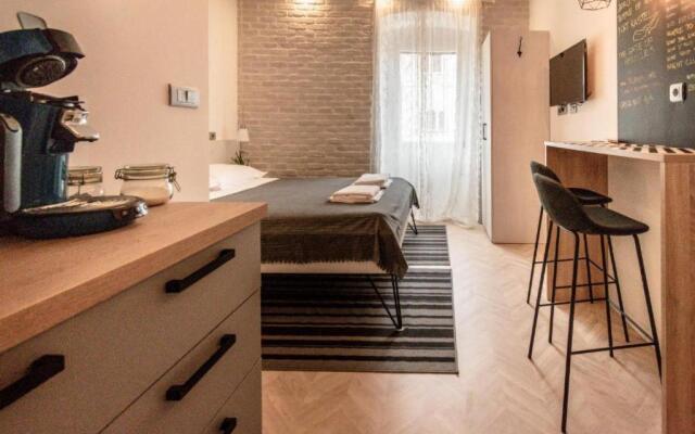 Old Town Pula Studio Apartments