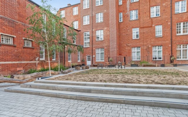 2 Bedroom Maida Vale Apartment With Patio