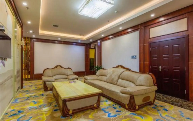 Honghua Hotel (Yichun Wentang)