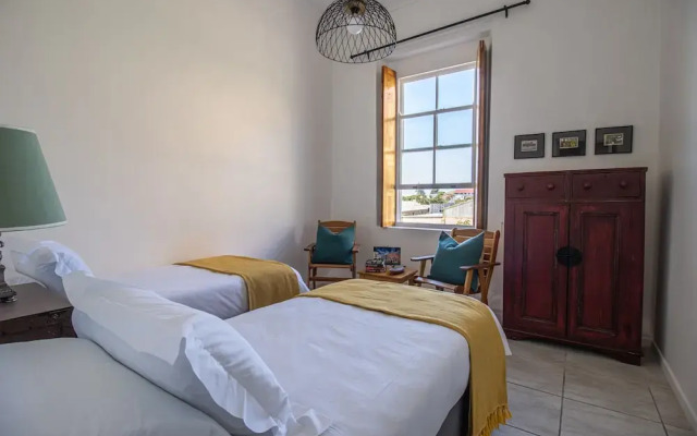 Searle's Manor - Apt 13