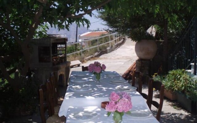 Argoulias Guesthouse