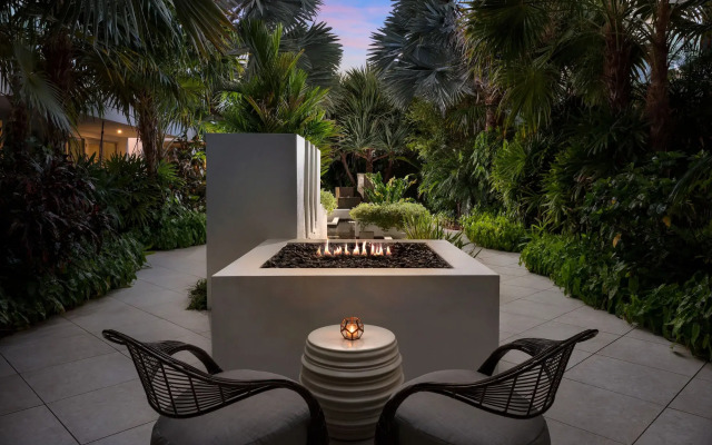 H2O Suites - Adults Only