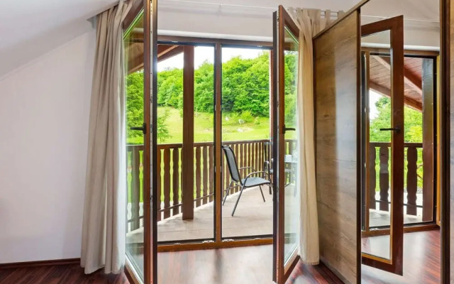 Cosy Apartment in Oto?ac With Balcony
