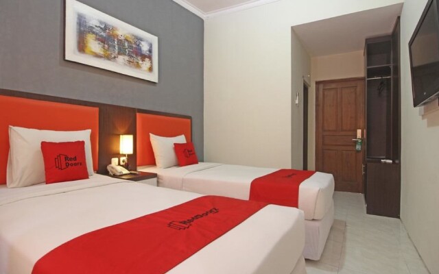 RedDoorz Plus near Keraton Solo