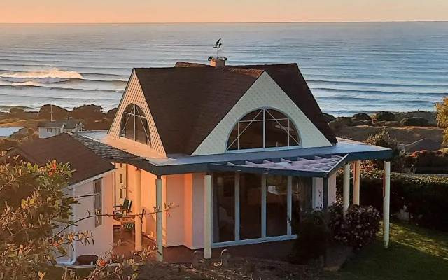 The Quarters Ocean-View Chalet