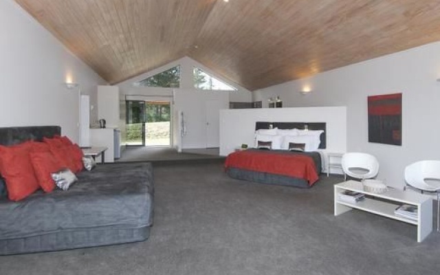 Ridge Country Retreat – Guest Rooms – Tauranga