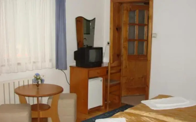 Kalistrina House