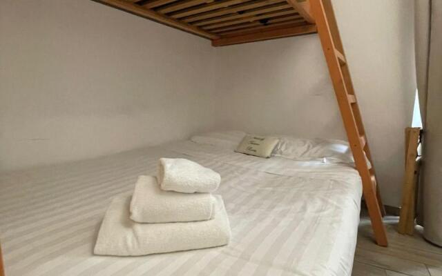 Flatinrome Trastevere Deluxe Rooms