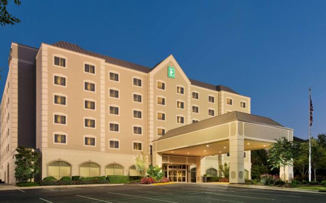 Embassy Suites by Hilton Dulles Airport