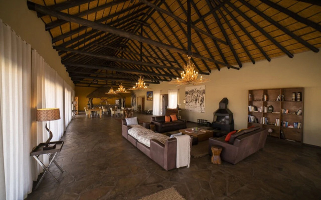 Sandfontein Lodge & Nature Reserve