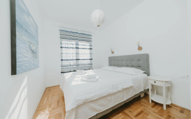 Spacious Modern New 48 m2 flat + free parking