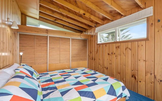 Queenie - Waikanae Beach Holiday Home