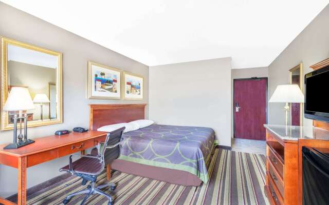Super 8 by Wyndham Tilton/Lake Winnipesaukee