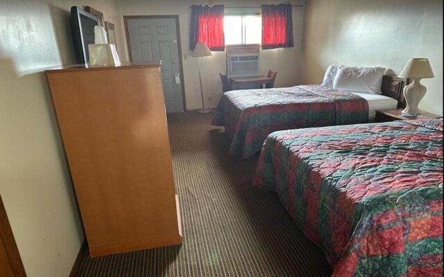 Love Hotels Western Holiday by OYO at Harlan Lake NE