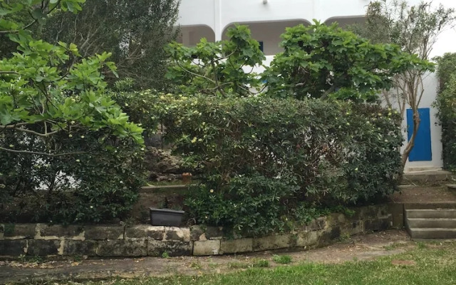 Villa Flora Studios & Apartments